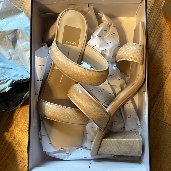 Dolce Vita Stella Heel - Picture 3 of 9